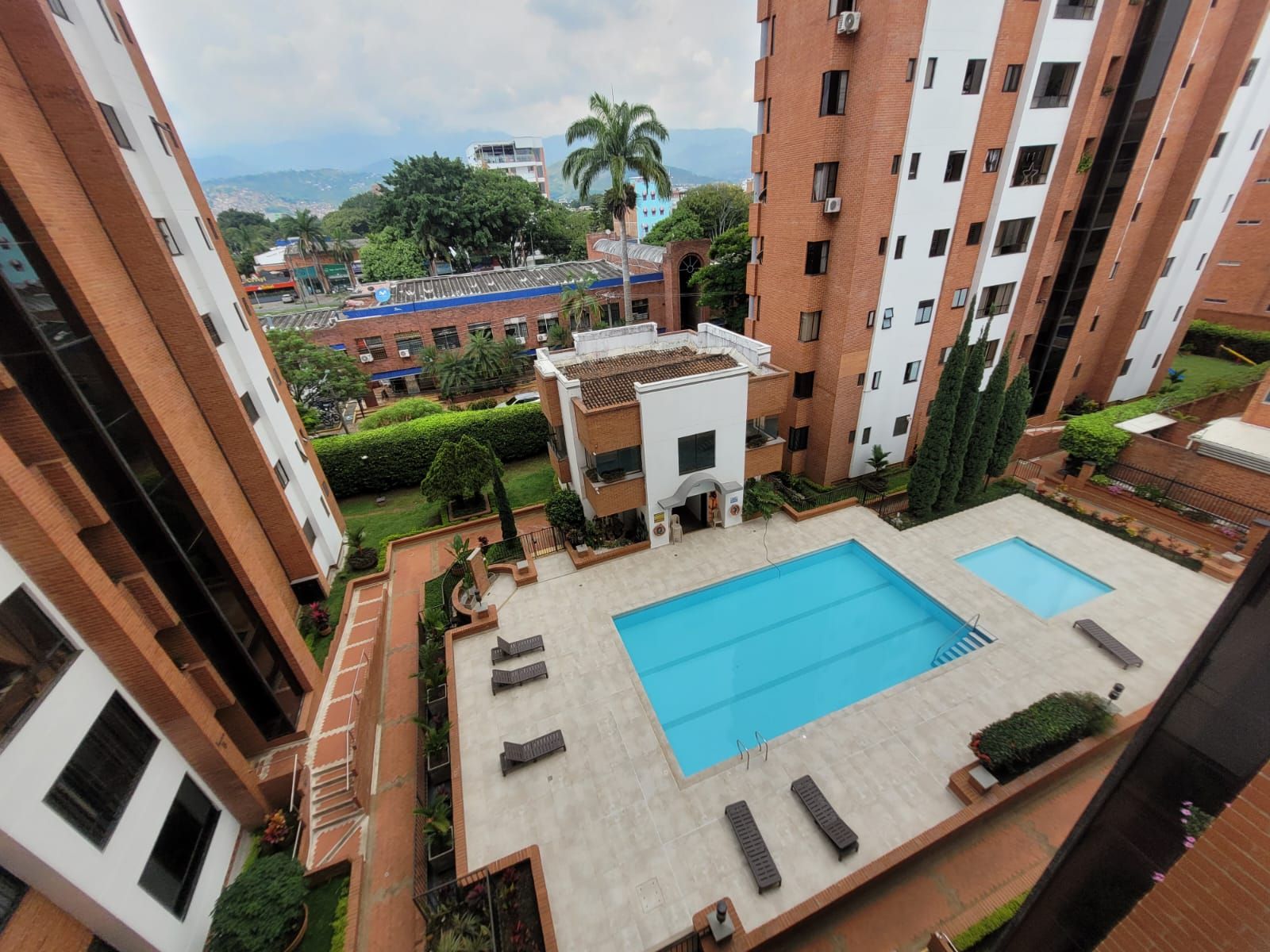 Apartamento en venta Valle Del Cauca Cali Bosques Del Limonar 107 m2 Habitaciones 3 Baños 2 Garajes 2 Precio $480000000