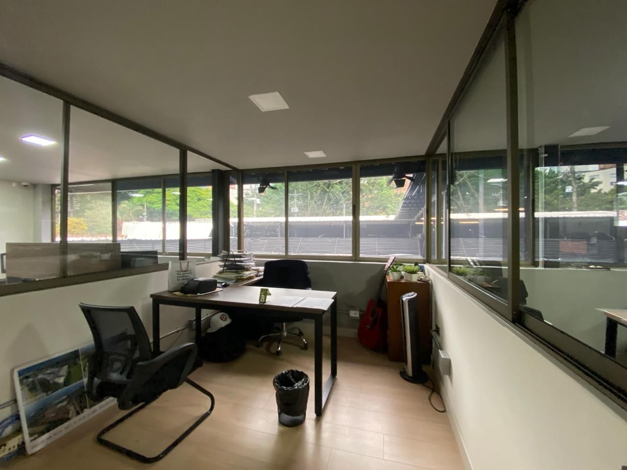 Oficina en arriendo Antioquia Medellín Alejandria 197 m2 Habitaciones 0 Baños 2 Garajes 4 Precio $22000000