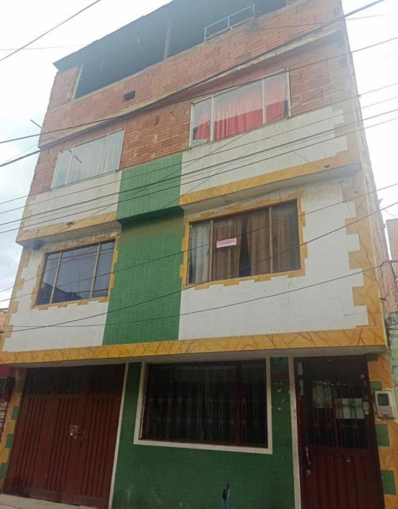 Casa en venta Cundinamarca Bogotá La Alameda 200 m2 Habitaciones 11 Baños 6 Garajes 0 Precio $360000000