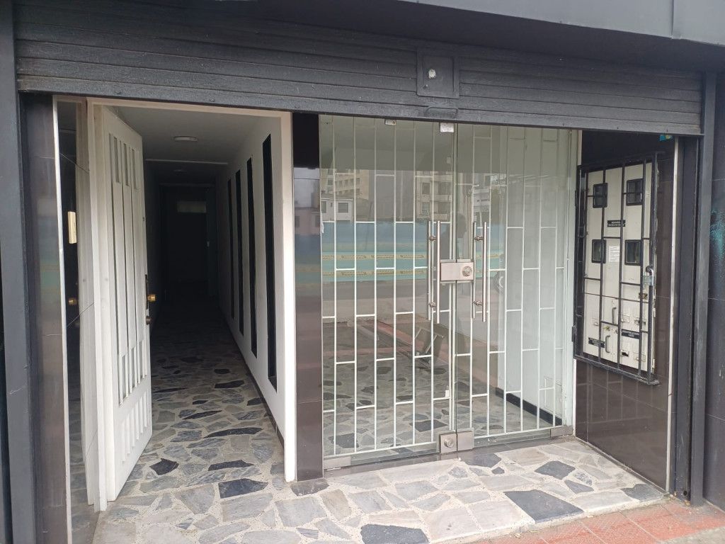 Local en arriendo Cundinamarca Bogotá Los Andes 12 m2 Habitaciones 0 Baños 1 Garajes 1 Precio $1200000