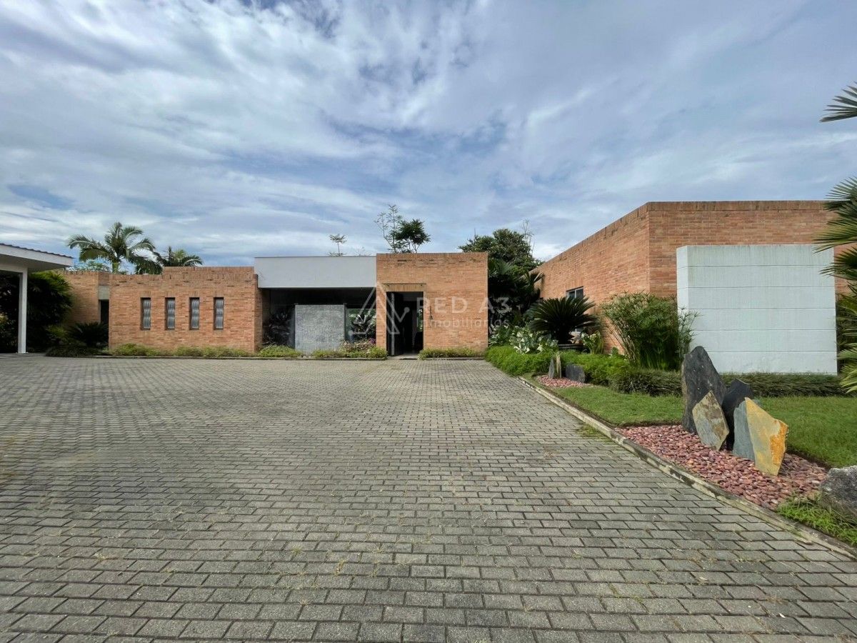 Casa en venta Risaralda Pereira Pereira 476 m2 Habitaciones 4 Baños 5 Garajes 6 Precio $3200000000