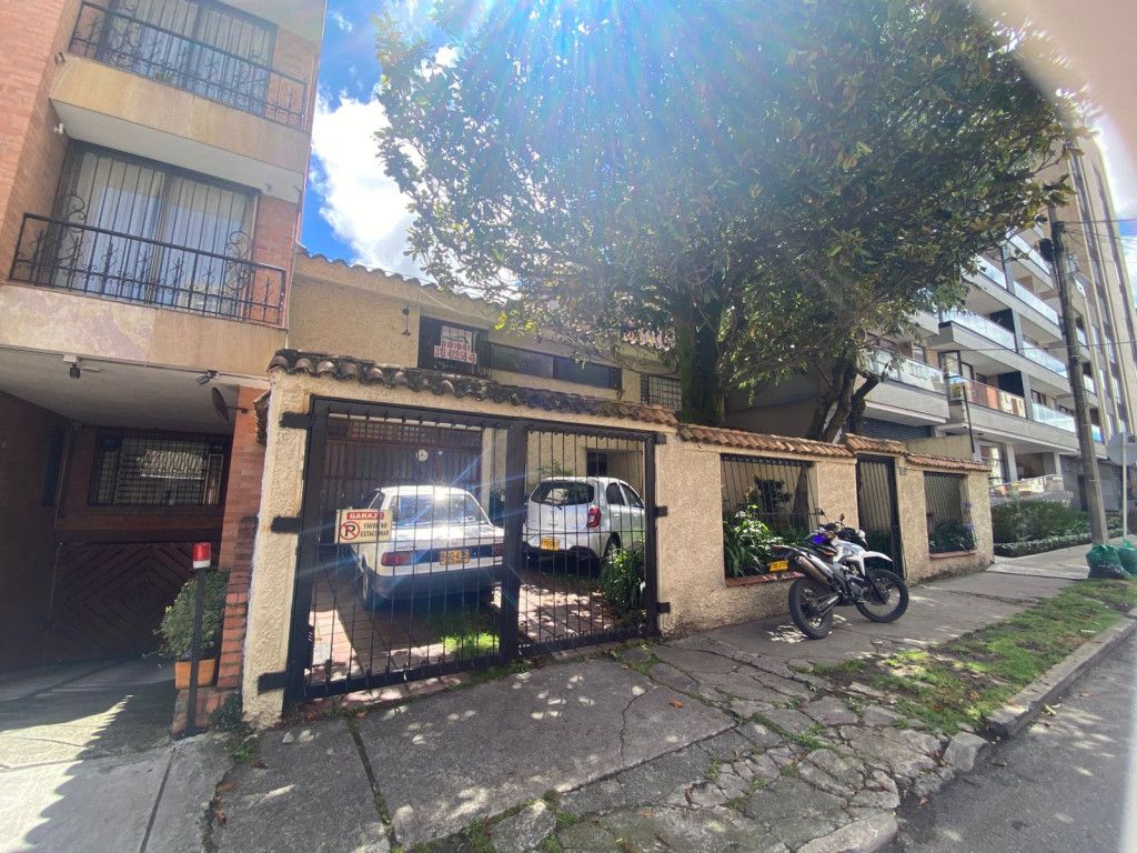 Casa en arriendo Cundinamarca Bogotá La Cabrera 387 m2 Habitaciones 4 Baños 4 Garajes 1 Precio $10000000