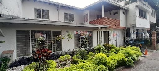 Casa en arriendo Antioquia Medellín Los Colores 250 m2 Habitaciones 4 Baños 4 Garajes 1 Precio $4900000