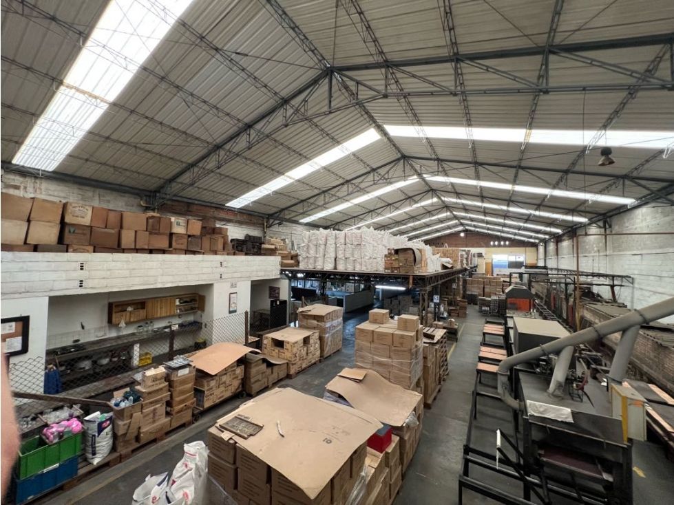 Bodega en arriendo o venta Antioquia Itagüí Zona Industrial 2 1350 m2 Habitaciones 0 Baños 4 Garajes 1 Precio venta $8750000000 Precio arriendo $50000000