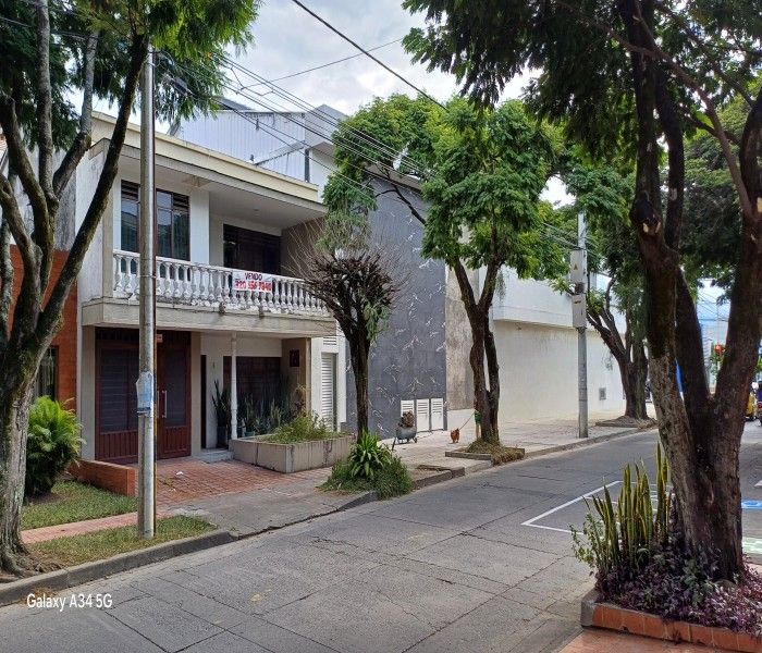 Casa en venta Valle Del Cauca Tuluá Alvernia 273 m2 Habitaciones 6 Baños 3 Garajes 3 Precio $517500000