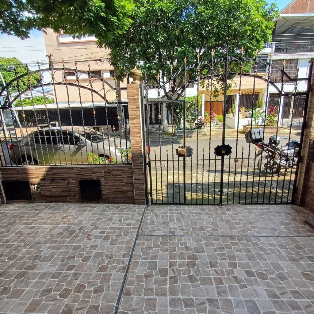 Casa en venta Valle Del Cauca Cali Ciudad 2000 246 m2 Habitaciones 3 Baños 3 Garajes 1 Precio $465000000