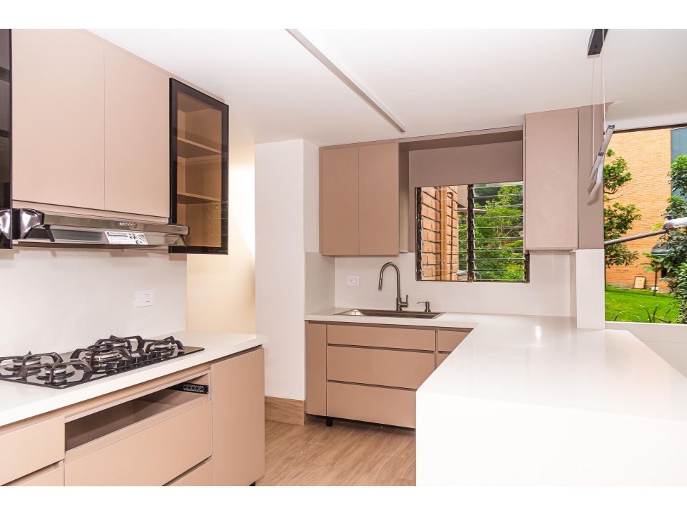 Apartamento en venta Antioquia Medellín El Castillo 278 m2 Habitaciones 4 Baños 3 Garajes 2 Precio $1495000000