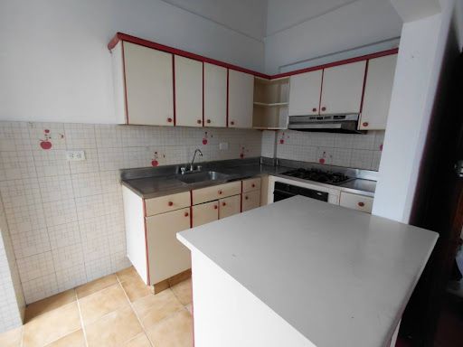 Apartamento en arriendo Antioquia Medellín Altamira 95 m2 Habitaciones 3 Baños 2 Garajes 1 Precio $2200000