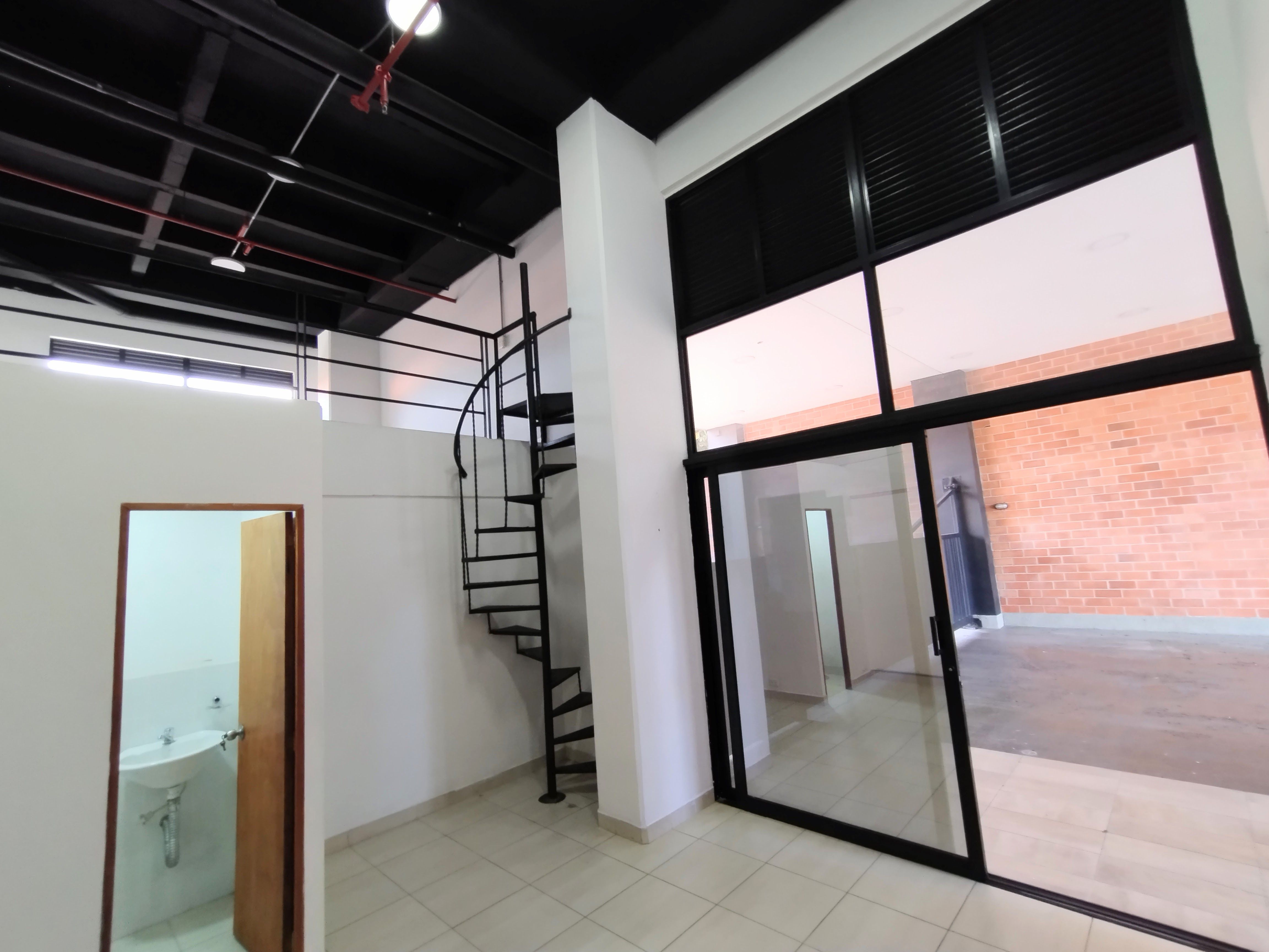 Local en arriendo Antioquia Medellín Rosales 34 m2 Habitaciones 0 Baños 1 Garajes 0 Precio $2000000