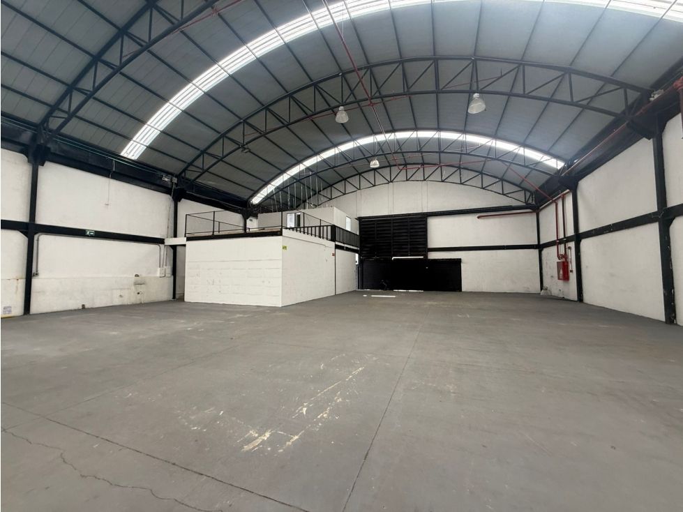 Bodega en arriendo Boyacá Tunja Mezopotamia 1060 m2 Habitaciones 0 Baños 6 Garajes 3 Precio $17530000