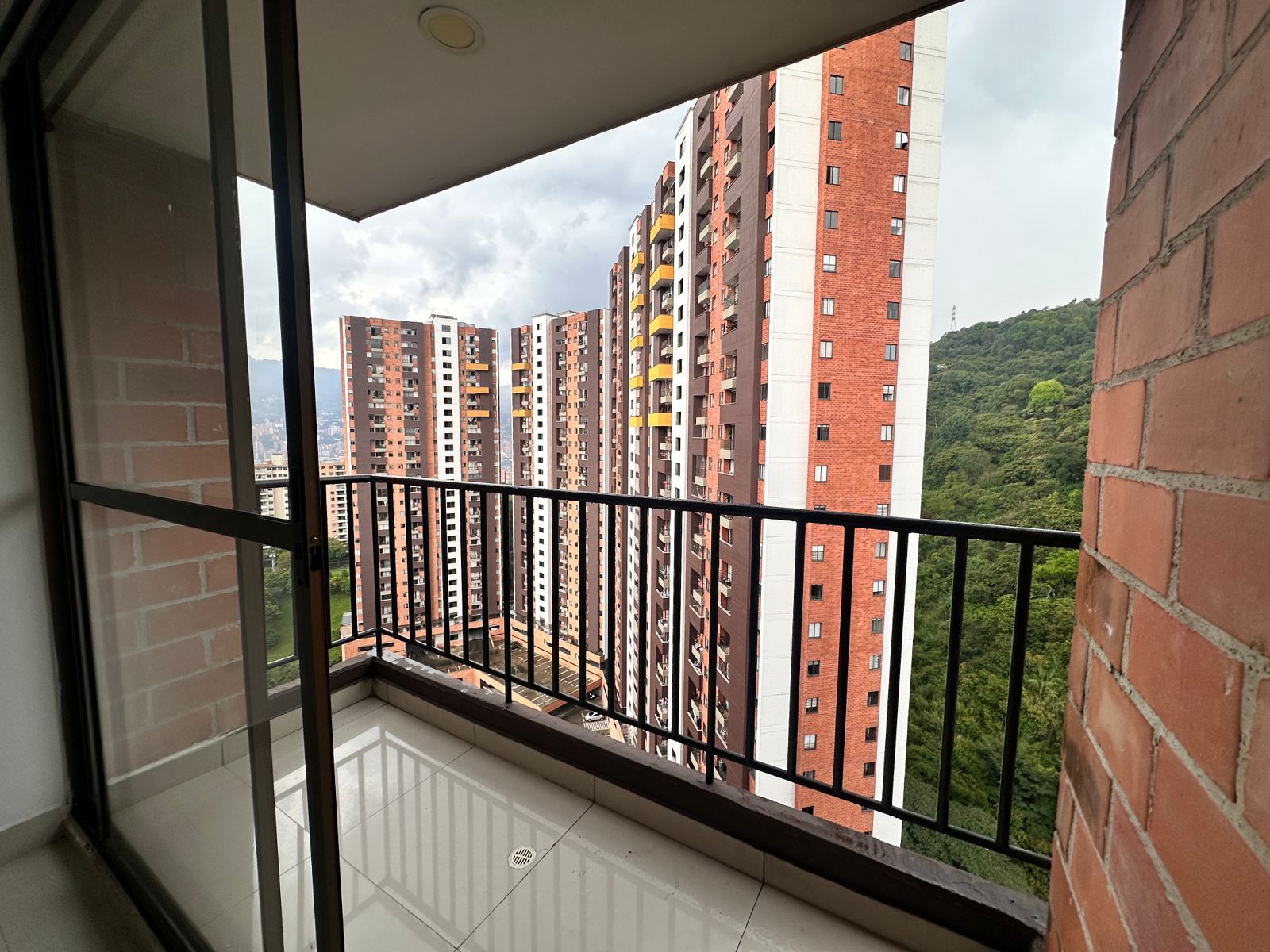 Apartamento en arriendo Antioquia Medellín La Hondonada 50 m2 Habitaciones 2 Baños 1 Garajes 1 Precio $2100000