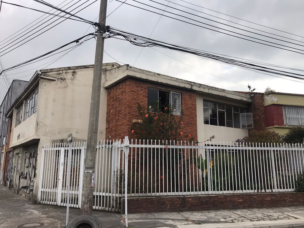 Casa en venta Cundinamarca Bogotá Rafael Uribe 450 m2 Habitaciones 3 Baños 5 Garajes 1 Precio $950000000