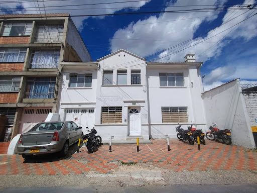 Casa en arriendo Cundinamarca Bogotá Palermo 300 m2 Habitaciones 10 Baños 6 Garajes 4 Precio $8000000