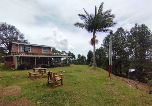 Finca en arriendo Antioquia Guarne Guarne 270 m2 Habitaciones 4 Baños 4 Garajes 4 Precio $4500000