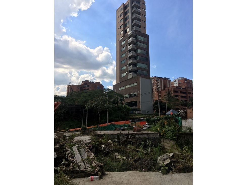 Lote en venta Antioquia Medellín El Poblado 700 m2 Habitaciones 0 Baños 0 Garajes 0 Precio $7000000000