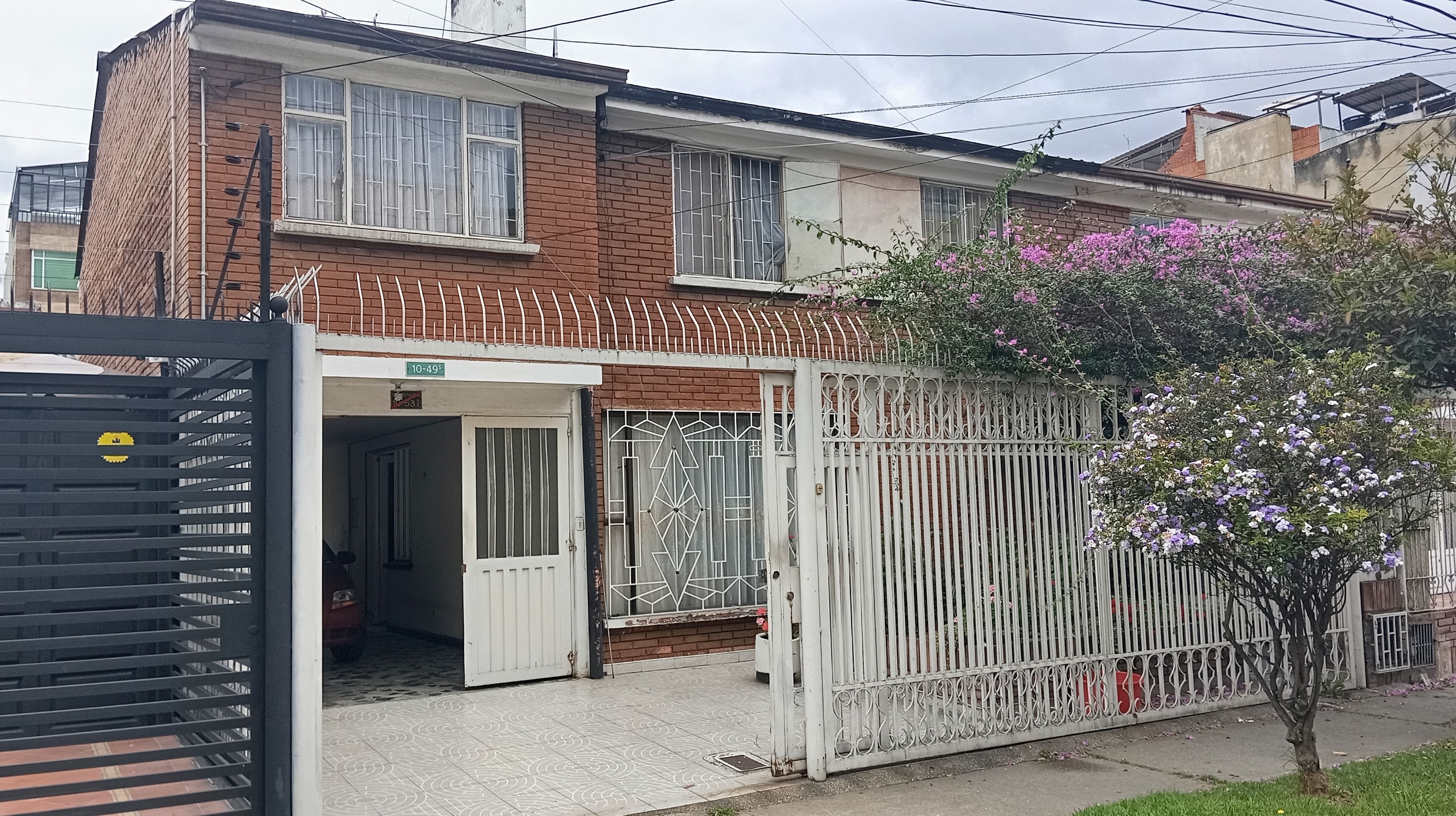 Casa en venta Cundinamarca Bogotá Ciudad Berna 313 m2 Habitaciones 5 Baños 2 Garajes 3 Precio $970000000