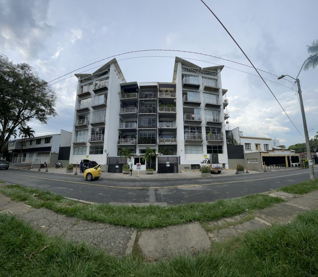 Apartamento en arriendo Valle Del Cauca Cali Urbanización Ciudad Jardín 124 m2 Habitaciones 3 Baños 3 Garajes 2 Precio $3850000