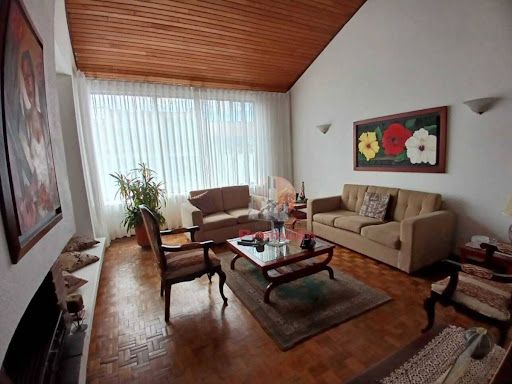 Casa en venta Cundinamarca Bogotá Prado Veraniego Sur 261 m2 Habitaciones 3 Baños 2 Garajes 3 Precio $1200000000