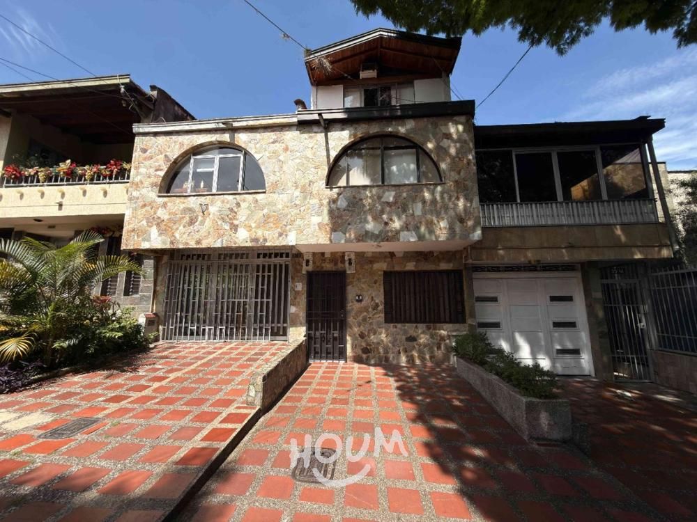Casa en venta Antioquia Medellín Santa Monica 140 m2 Habitaciones 4 Baños 2 Garajes 2 Precio $510000000