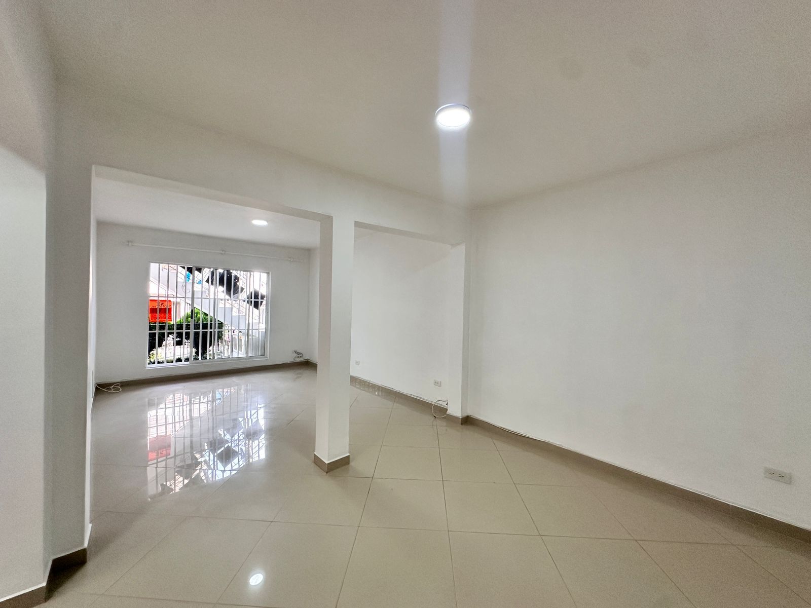 Casa en arriendo Antioquia Medellín Miravalle 150 m2 Habitaciones 4 Baños 2 Garajes 0 Precio $3700000