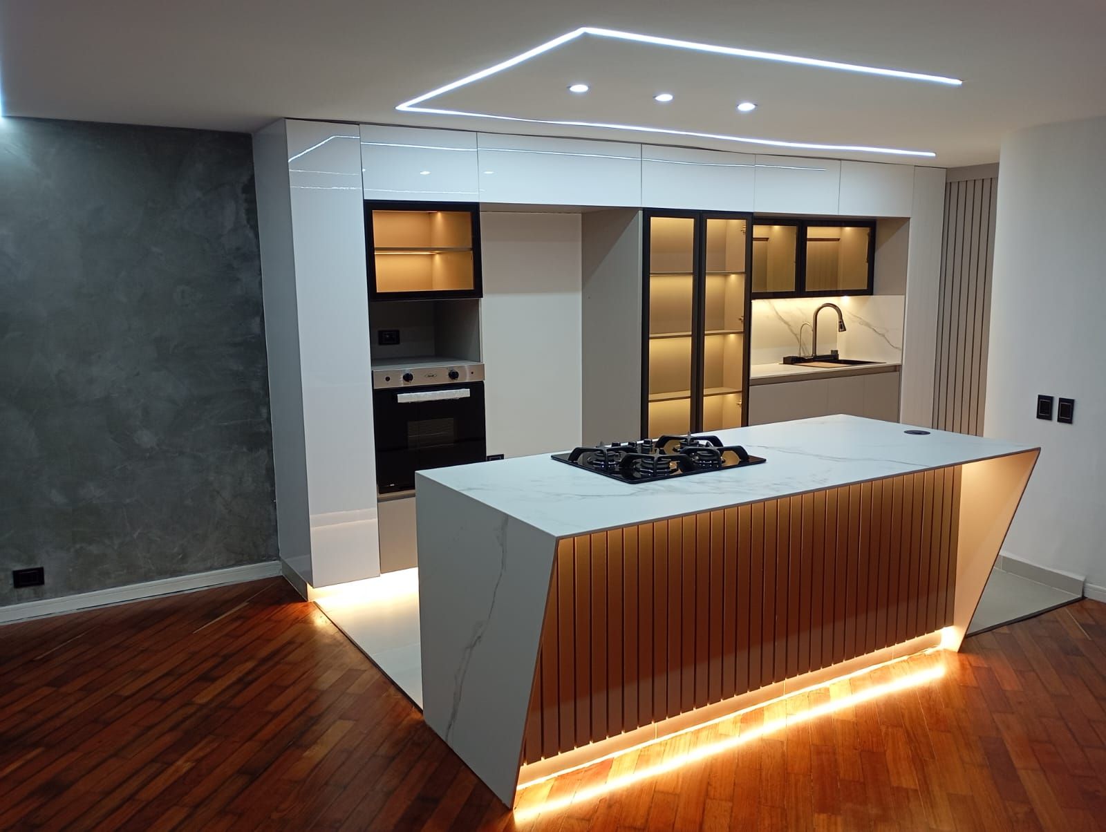 Apartamento en arriendo Antioquia Medellín San Joaquin 104 m2 Habitaciones 3 Baños 3 Garajes 1 Precio $4750000