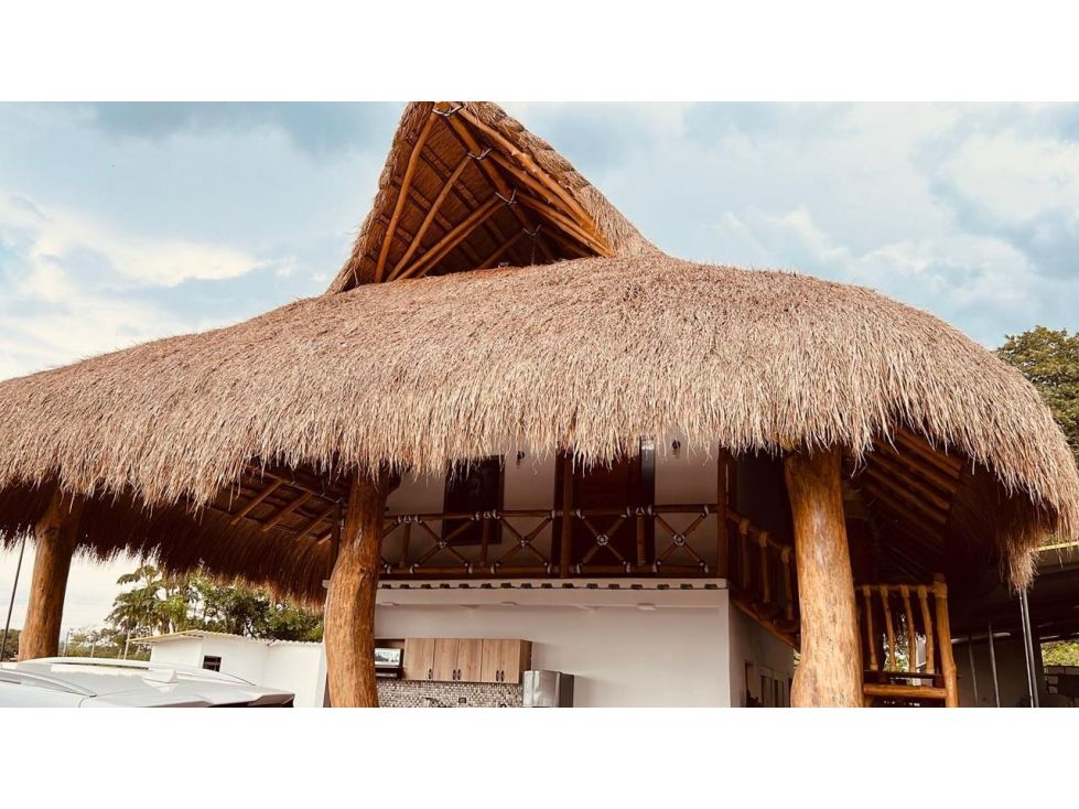 Finca en venta Risaralda Pereira Sector Plaza De Bolivar 500 m2 Habitaciones 4 Baños 4 Garajes 11 Precio $1550000000