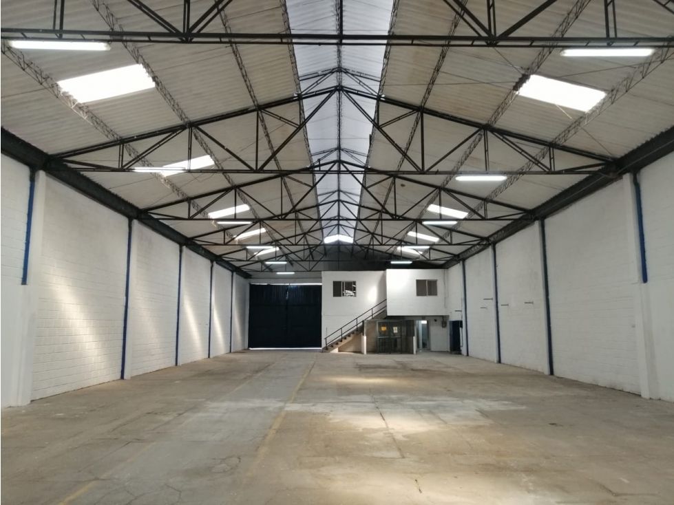 Bodega en venta Antioquia Itagüí San Gabriel 830 m2 Habitaciones 0 Baños 2 Garajes 0 Precio $3500000000