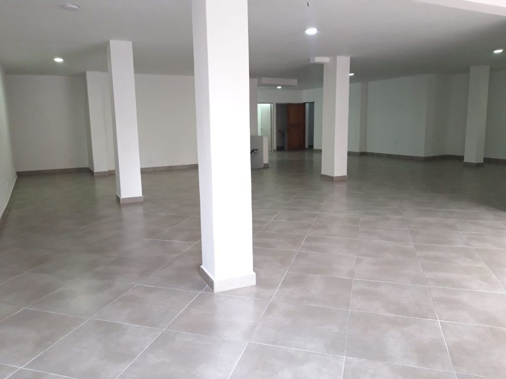 Bodega en arriendo Antioquia Envigado Los Naranjos 180 m2 Habitaciones 0 Baños 2 Garajes 0 Precio $6000000