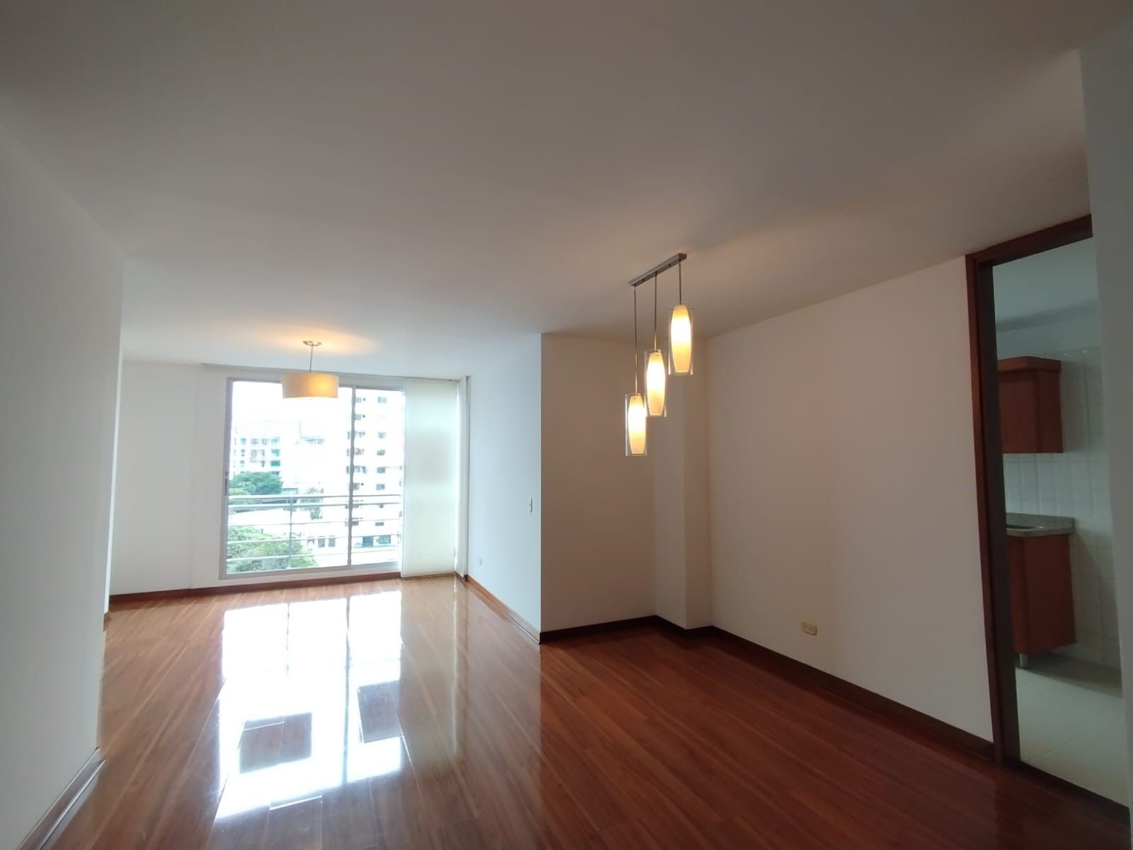 Apartamento en arriendo o venta Risaralda Pereira Los Alpes 129 m2 Habitaciones 3 Baños 3 Garajes 1 Precio venta $800000000 Precio arriendo $4150000