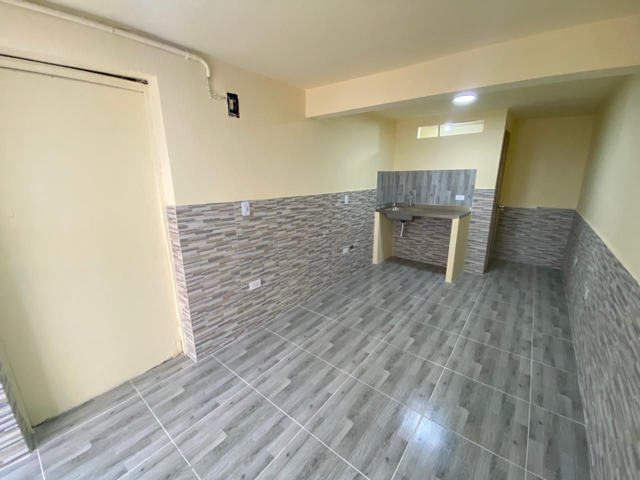 Local en arriendo Antioquia Medellín Castilla 15 m2 Habitaciones 0 Baños 1 Garajes 0 Precio $1000000