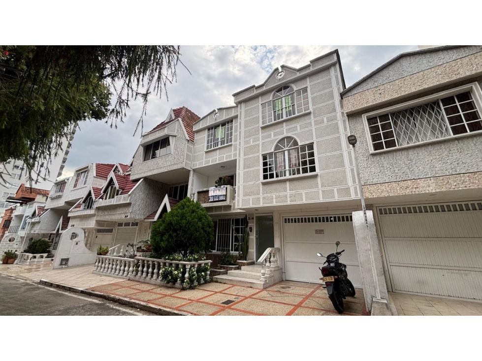 Casa en arriendo Santander Floridablanca Conjunto La Peninsula I Etapa 259 m2 Habitaciones 5 Baños 4 Garajes 1 Precio $4500000