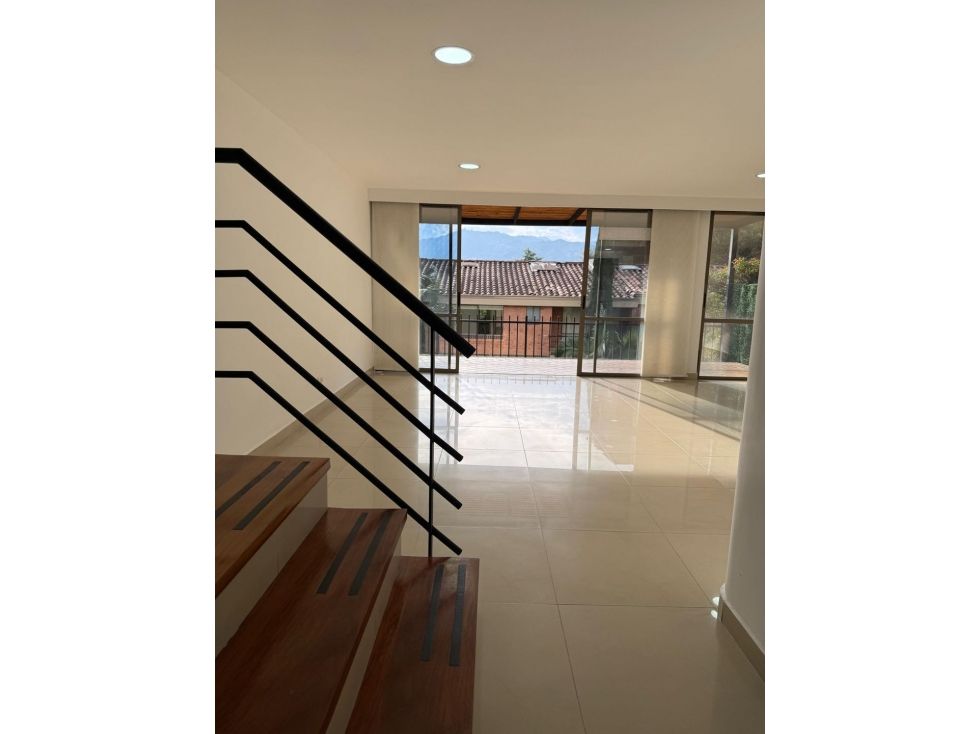 Casa en arriendo Antioquia Envigado Zona Centro 153 m2 Habitaciones 3 Baños 3 Garajes 2 Precio $8000000