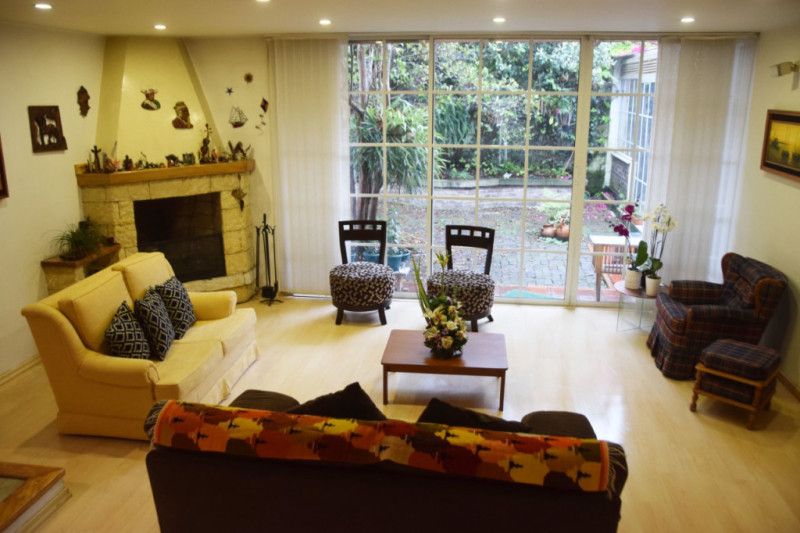 Casa en venta Cundinamarca Bogotá Niza 240 m2 Habitaciones 2 Baños 3 Garajes 2 Precio $1400000000