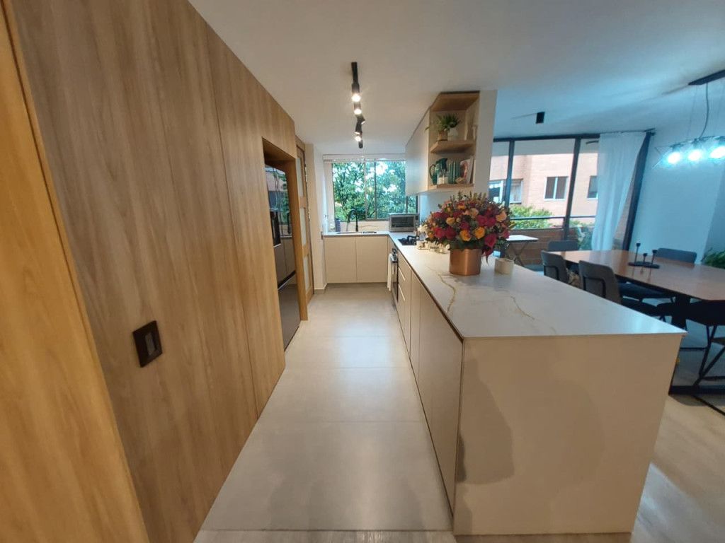 Apartamento en arriendo Antioquia Envigado Bosques De Zúñiga 120 m2 Habitaciones 3 Baños 4 Garajes 2 Precio $6500000