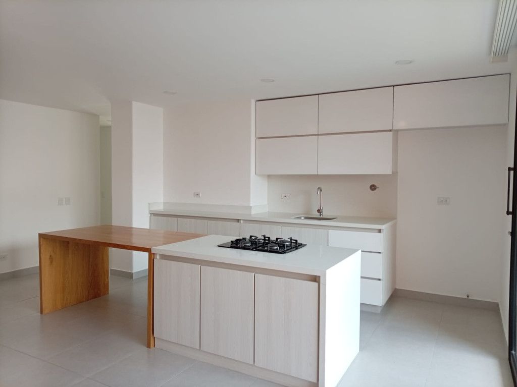 Apartamento en arriendo Antioquia Envigado Uribe Ángel 93 m2 Habitaciones 3 Baños 2 Garajes 2 Precio $5000000