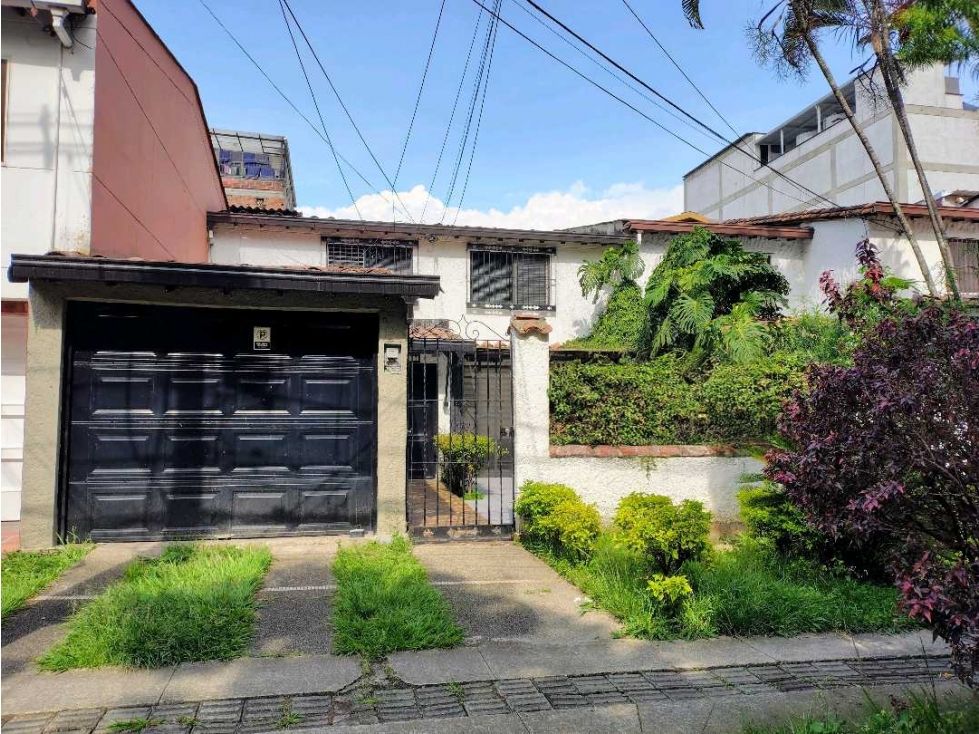 Casa en arriendo Antioquia Medellín Bolivariana 400 m2 Habitaciones 8 Baños 8 Garajes 1 Precio $12000000