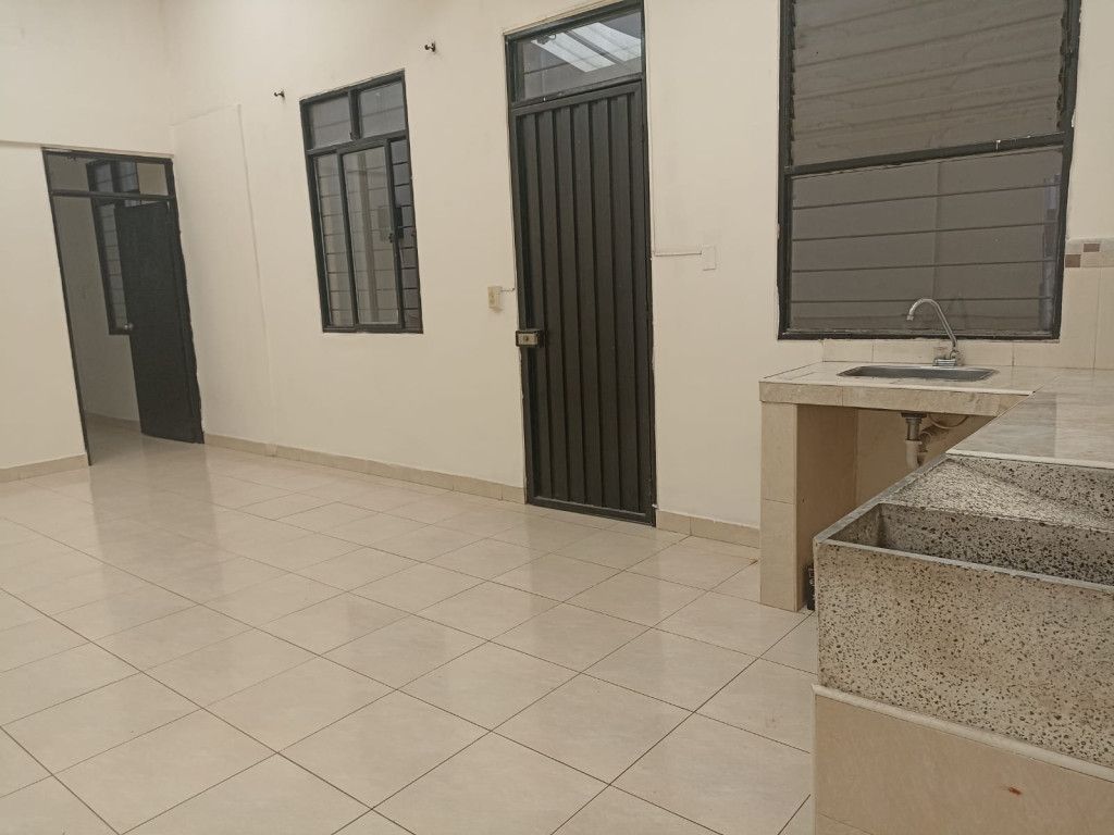 Apartaestudio en arriendo Valle Del Cauca Cali El Hoyo 45 m2 Habitaciones 1 Baños 1 Garajes 0 Precio $400000