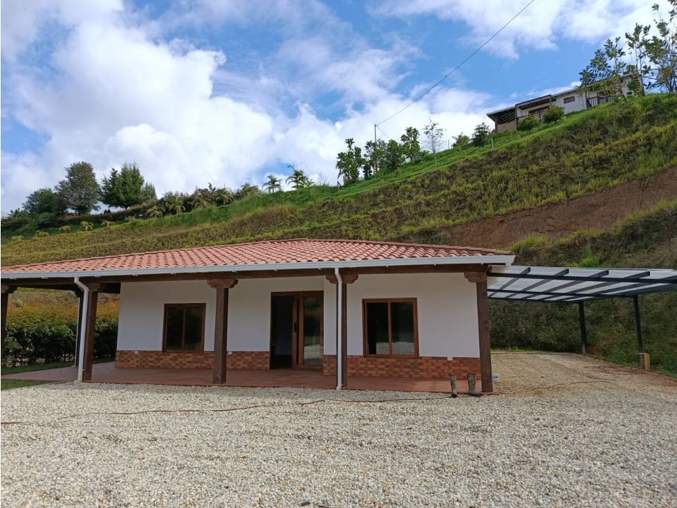 Casa Campestre en arriendo Antioquia Rionegro Rionegro 137 m2 Habitaciones 3 Baños 2 Garajes 4 Precio $4000000
