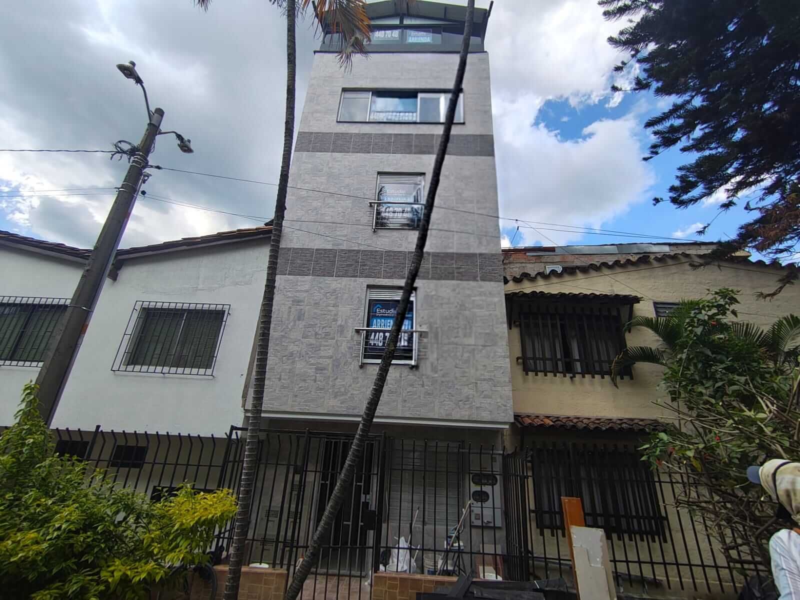 Apartaestudio en arriendo Antioquia Medellín La Gloria 26 m2 Habitaciones 1 Baños 1 Garajes 0 Precio $1200000