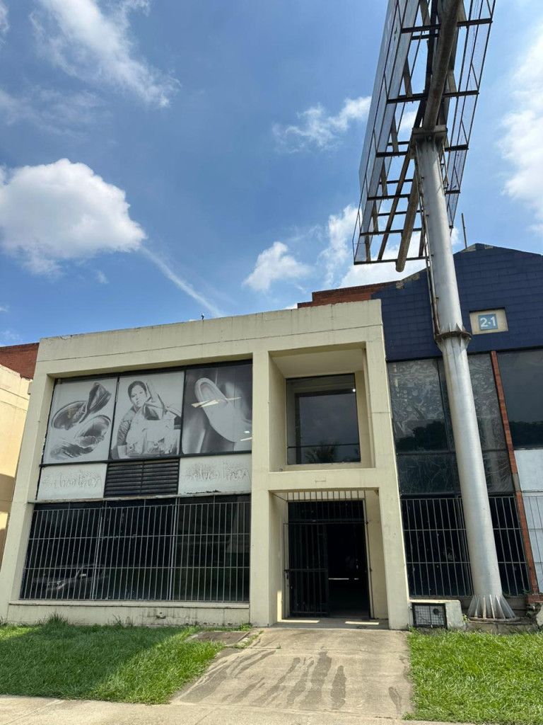 Bodega en arriendo Valle Del Cauca Cali Cristóbal Colón 554 m2 Habitaciones 0 Baños 2 Garajes 0 Precio $8500000