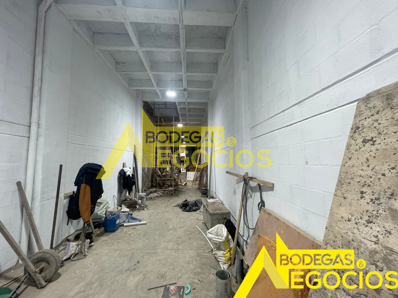 Bodega en arriendo Antioquia Medellín Villanueva 100 m2 Habitaciones 0 Baños 1 Garajes 0 Precio $5000000