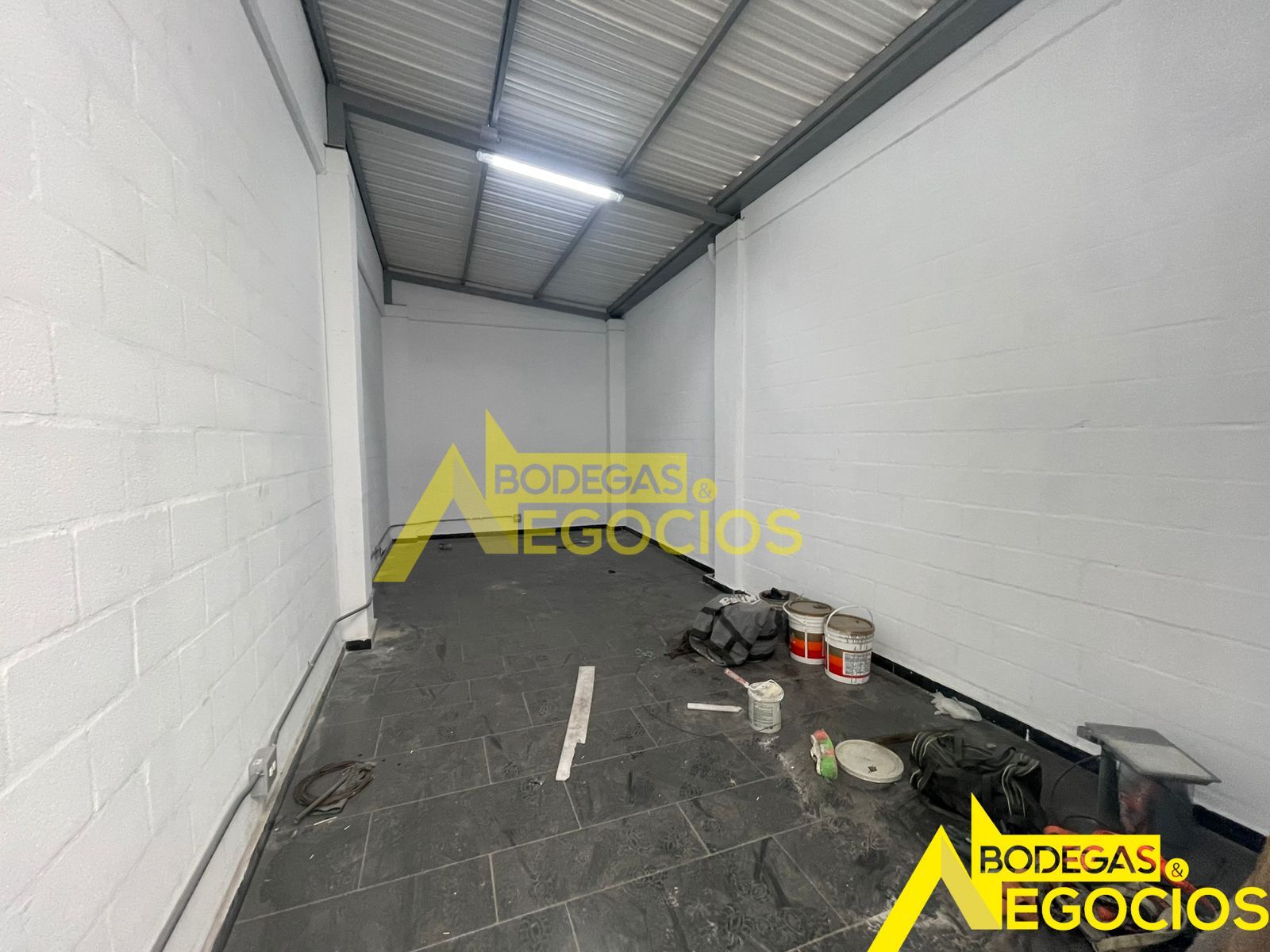 Bodega en arriendo Antioquia Medellín Villanueva 100 m2 Habitaciones 0 Baños 0 Garajes 0 Precio $3000000