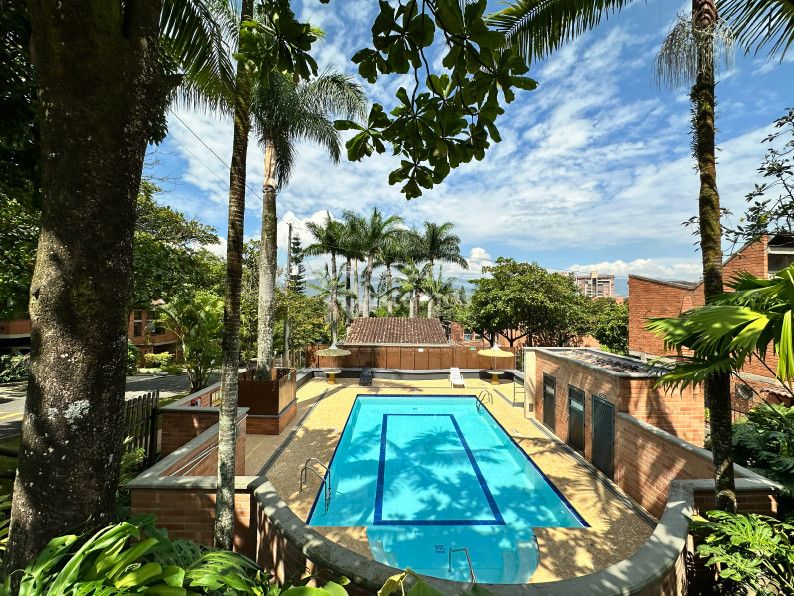 Casa en venta Antioquia Envigado La Pradera 250 m2 Habitaciones 3 Baños 3 Garajes 1 Precio $950000000