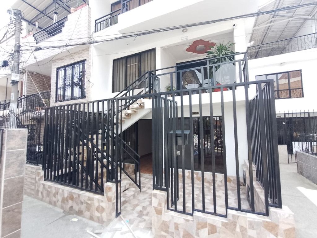 Casa en arriendo Valle Del Cauca Cali Los Guayacanes 100 m2 Habitaciones 3 Baños 2 Garajes 0 Precio $1250000