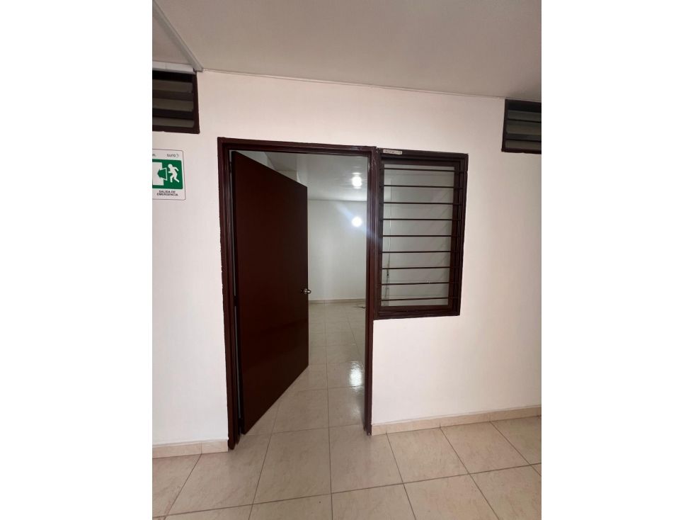 Oficina en arriendo Valle Del Cauca Cali Tequendama 10 m2 Habitaciones 0 Baños 0 Garajes 0 Precio $520000