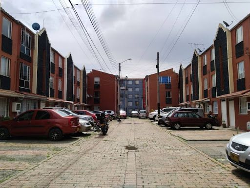 Casa en venta Cundinamarca Bogotá El Mortiño 126 m2 Habitaciones 4 Baños 3 Garajes 1 Precio $390000000