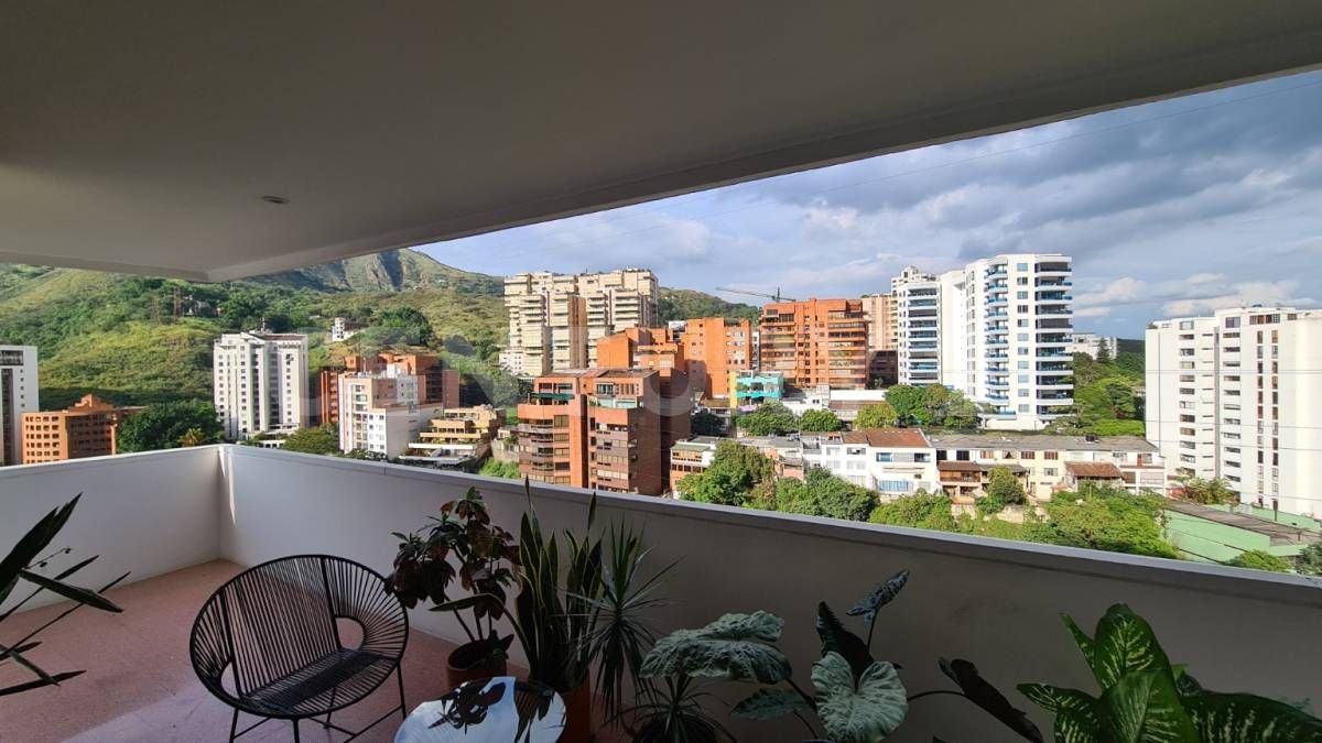 Apartamento en arriendo Valle Del Cauca Cali Santa Teresita 236 m2 Habitaciones 3 Baños 4 Garajes 2 Precio $11500000
