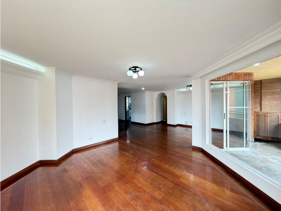 Apartamento en arriendo o venta Antioquia Medellín Florida Nueva 170 m2 Habitaciones 4 Baños 6 Garajes 2 Precio venta $850000000 Precio arriendo $5500000