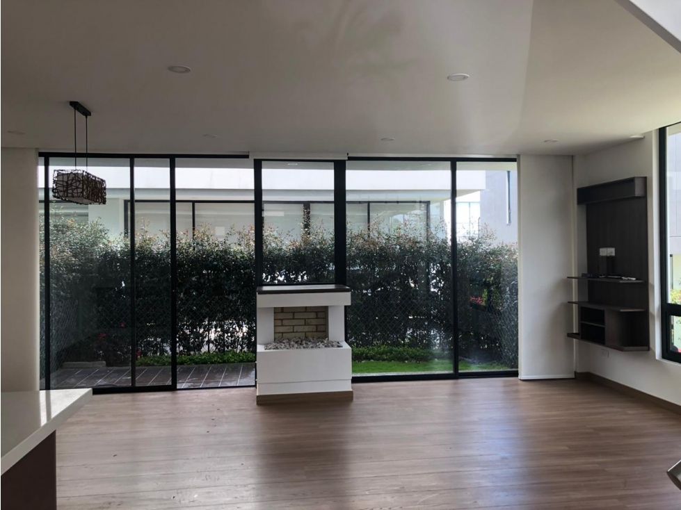 Casa en arriendo o venta Cundinamarca Cota Cota 158 m2 Habitaciones 3 Baños 4 Garajes 2 Precio venta $725000000 Precio arriendo $5268000