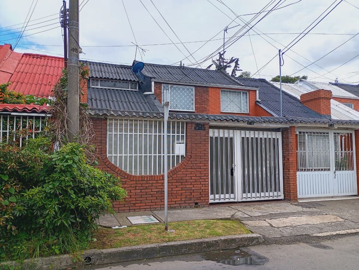 Casa en venta Cundinamarca Bogotá Julio Flórez 165 m2 Habitaciones 4 Baños 3 Garajes 1 Precio $799000000